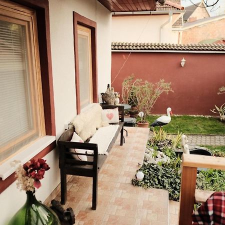 Kishaz Apartman Eger Eksteriør bilde