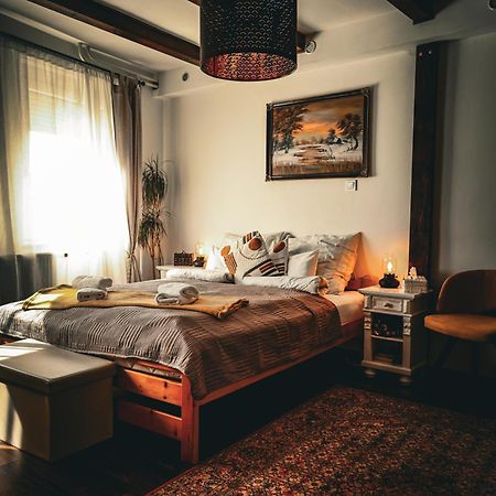 Kishaz Apartman Eger Eksteriør bilde